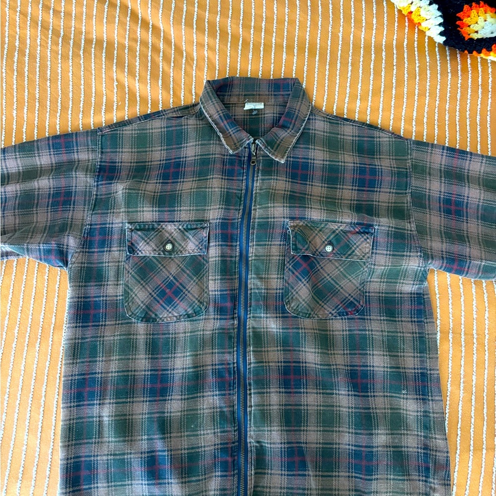 Vintage early 90’s flannel zip up